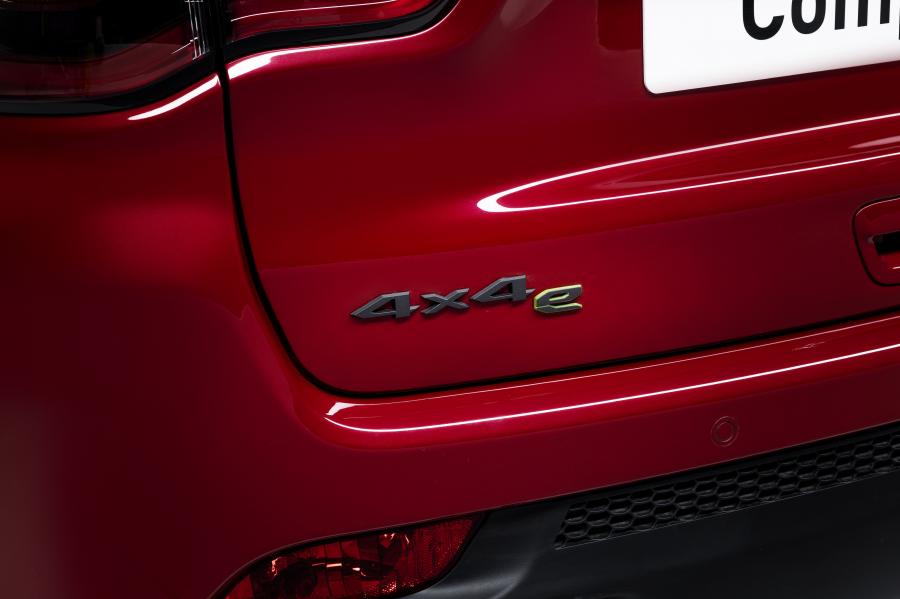 Детали экстерьера Jeep Compass Plug-in Hybrid (MP) 2019 года  (WW) (фото 6 из 10)